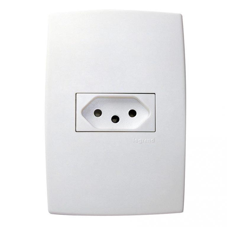 Cuidados com adaptadores para tomadas