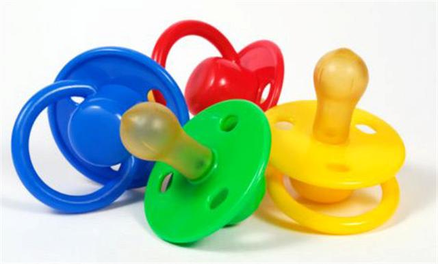 Inmetro certifica mamadeiras, bicos e chupetas Inmetro certifica mamadeiras, bicos e chupetas