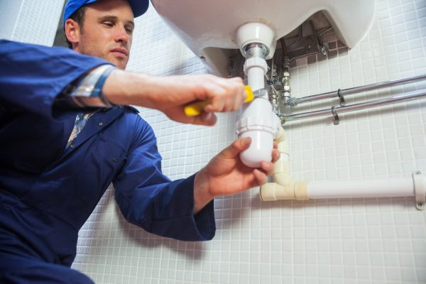 Como averiguar o encanamento da sua casa